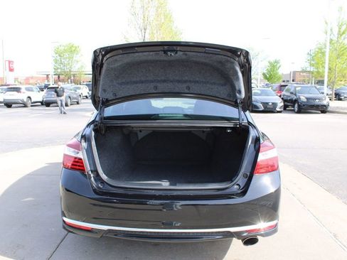 Used 2017 Honda Accord LX image 9