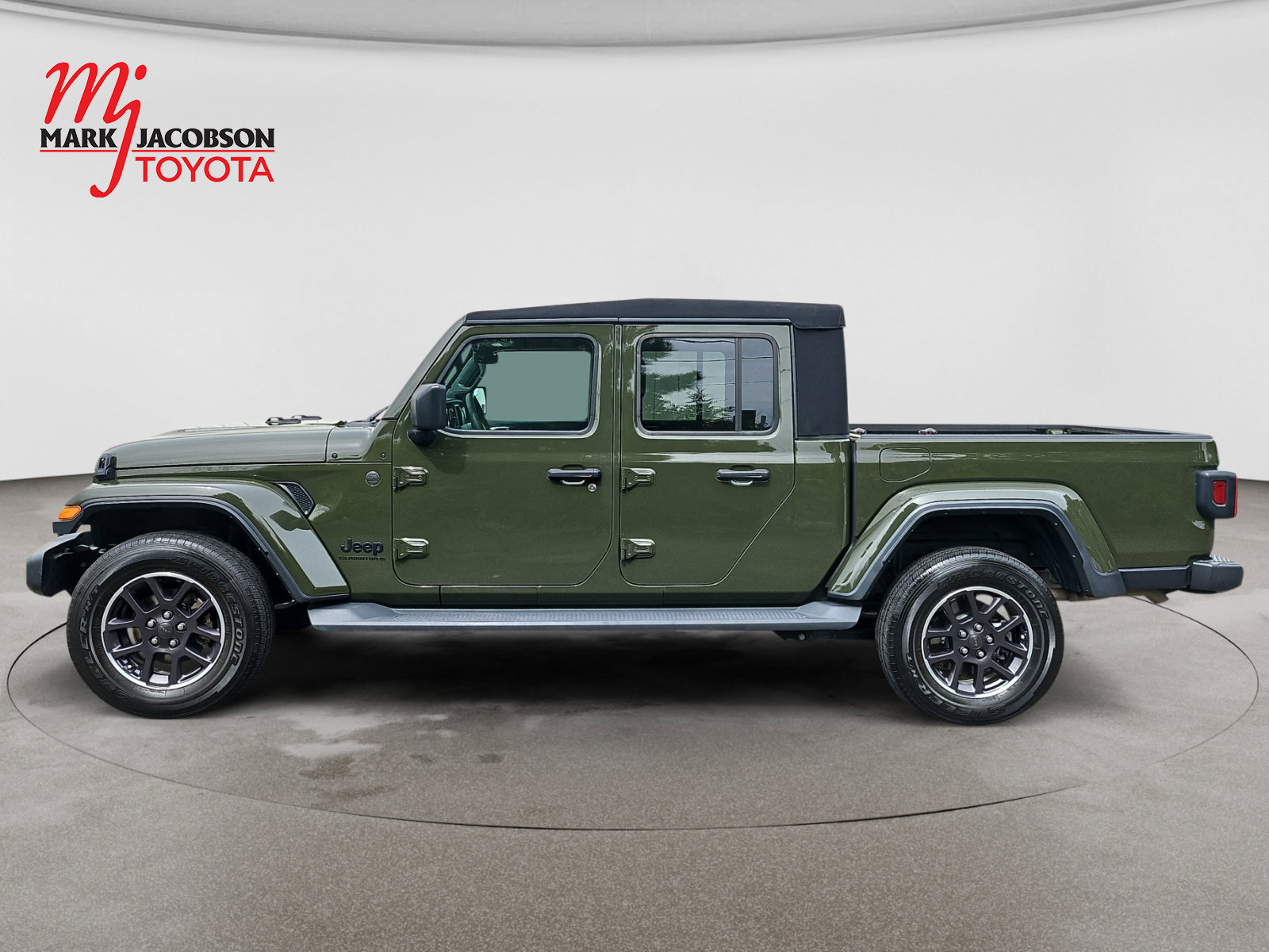 Used 2023 Jeep Gladiator Sport AWD/4WD image 17