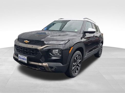 Used 2023 Chevrolet TrailBlazer ACTIV w/ Convenience Package AWD/4WD image 1