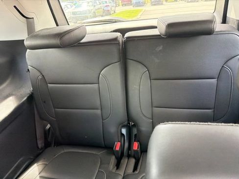 Used 2023 GMC Acadia SLT FWD image 11