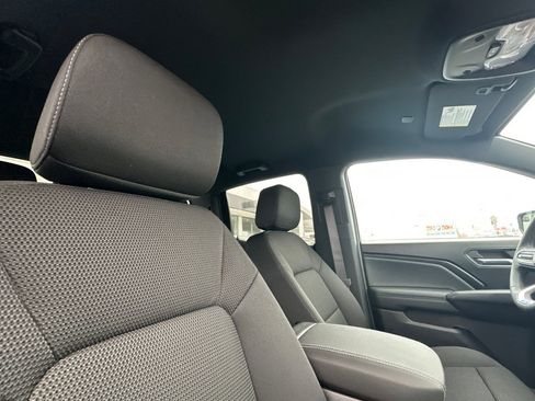 New 2026 GMC Canyon Elevation w/ Convenience Package image 15