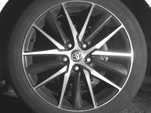 Used 2023 Toyota Camry SE image 13