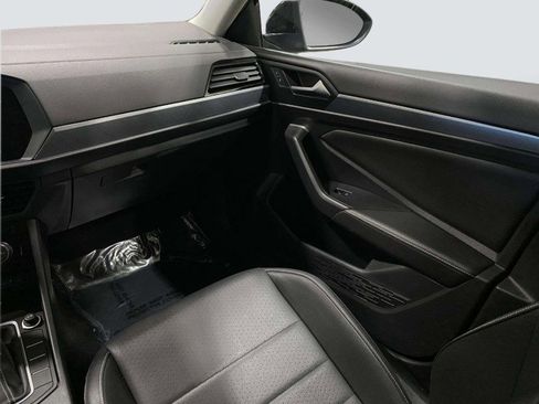 Used 2024 Volkswagen Jetta SE FWD image 24