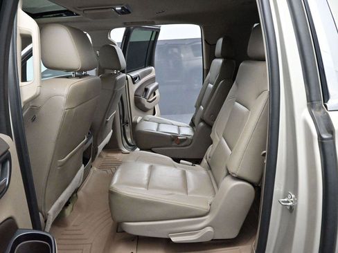 Used 2016 Chevrolet Suburban LT AWD/4WD image 33