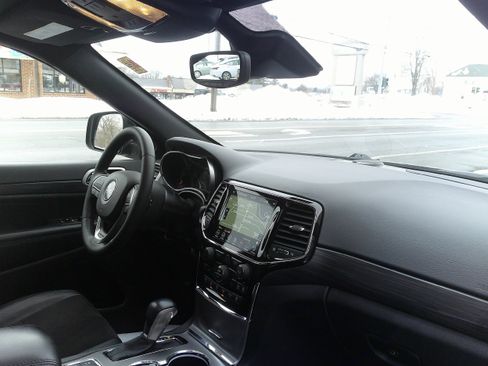 Used 2022 Jeep Grand Cherokee Laredo X image 23