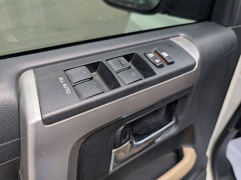 Used 2020 Toyota 4Runner SR5 Premium RWD image 10