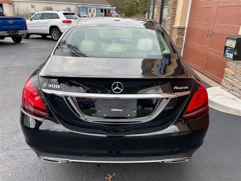 Used 2019 Mercedes-Benz C 300 4MATIC Sedan image 9