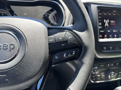 Certified 2023 Jeep Cherokee Altitude Lux AWD/4WD image 11
