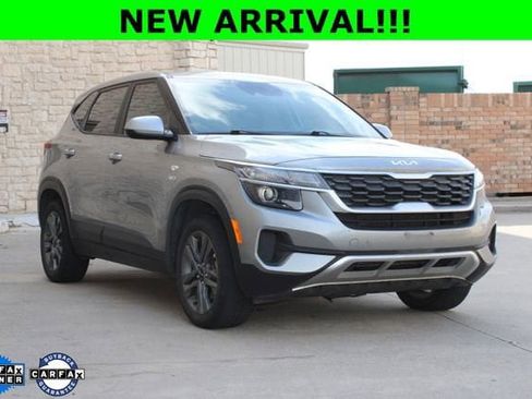 Used 2023 Kia Seltos LX image 2