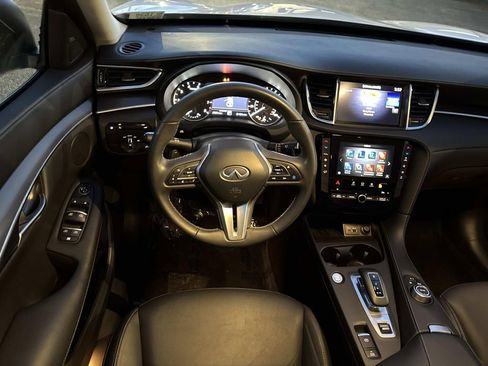 Certified 2025 INFINITI QX50 Pure image 7