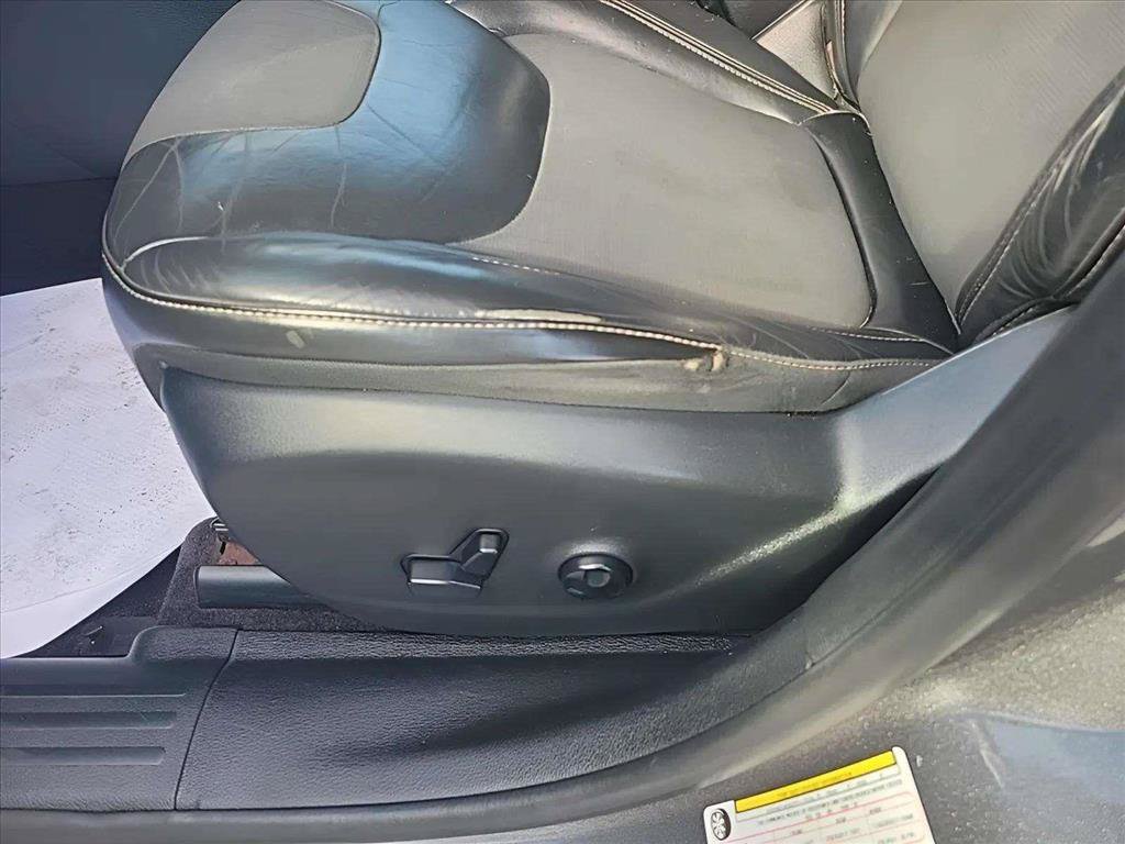 Used 2018 Jeep Cherokee Latitude Plus AWD/4WD image 13