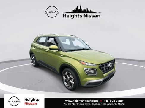 Used 2023 Hyundai Venue SEL w/ Cargo Package image 1