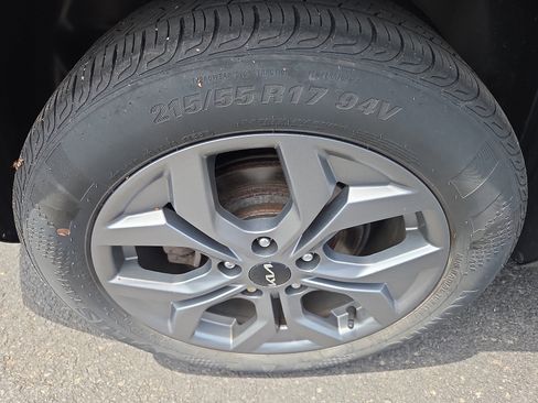 Used 2024 Kia Seltos LX AWD/4WD image 9