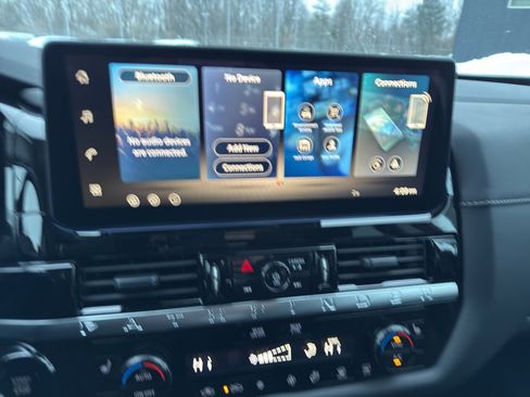 New 2026 Nissan Pathfinder SV image 18