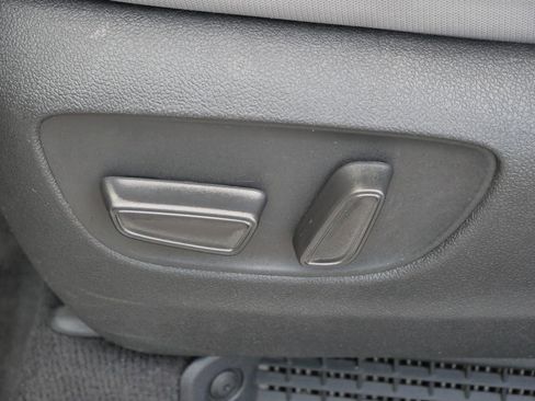 Used 2025 Toyota Sienna LE image 35