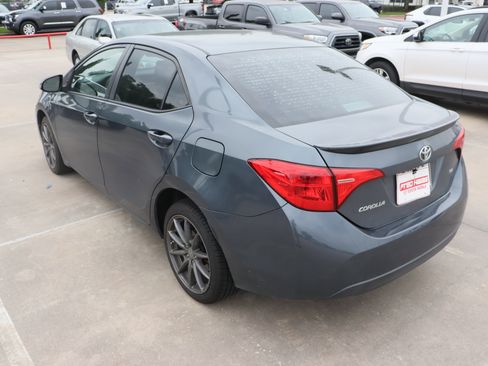 Used 2018 Toyota Corolla SE FWD image 7