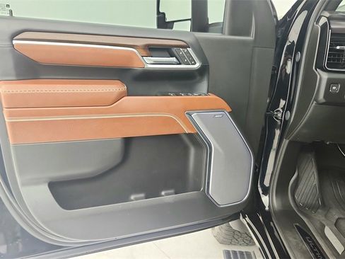Used 2025 GMC Sierra 2500 Denali Ultimate image 27