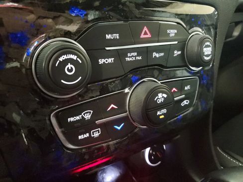Used 2018 Dodge Charger R/T Scat Pack RWD image 23