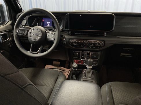 Certified 2025 Jeep Wrangler Unlimited Rubicon 4xe w/ Safety Group image 39