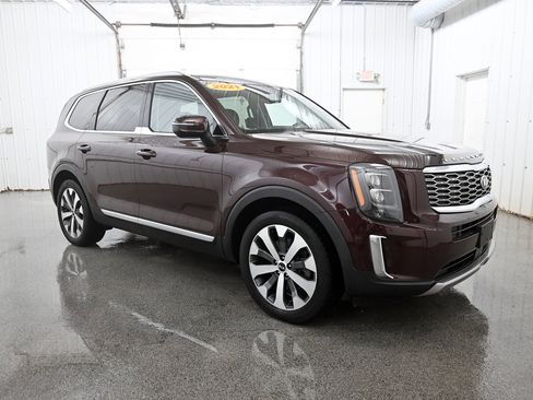 Used 2021 Kia Telluride EX w/ EX Premium Package image 2