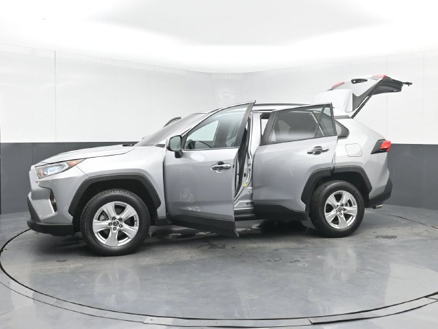 Used 2021 Toyota RAV4 XLE w/ Convenience Package FWD image 55
