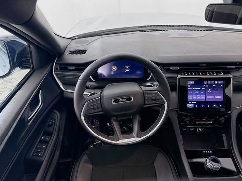 New 2025 Jeep Grand Cherokee Laredo image 22