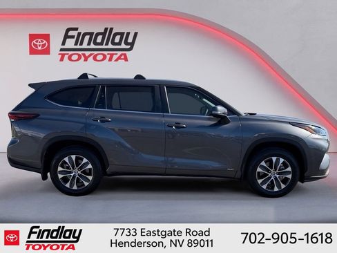 Certified 2025 Toyota Highlander XLE AWD/4WD image 11