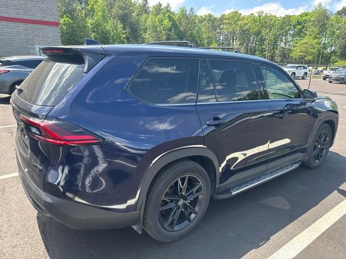 Used 2025 Toyota Grand Highlander FWD image 4