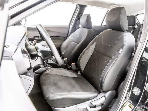 Used 2019 Nissan Kicks SV FWD image 27