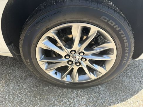 Used 2023 Buick Enclave Avenir w/ Avenir Technology Package AWD/4WD image 9
