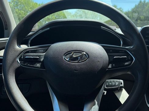 Used 2019 Hyundai Santa Fe SE AWD/4WD image 16