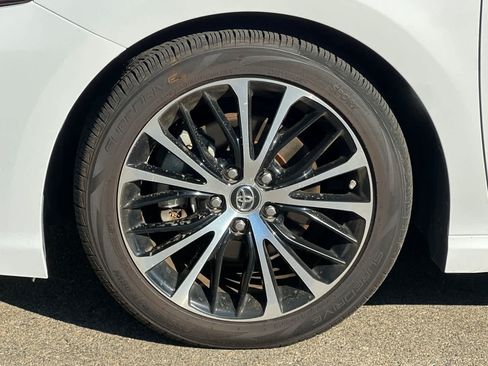 Used 2019 Toyota Camry SE w/ Audio Package FWD image 13