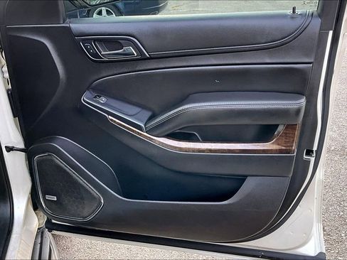 Used 2015 Chevrolet Suburban LT image 24