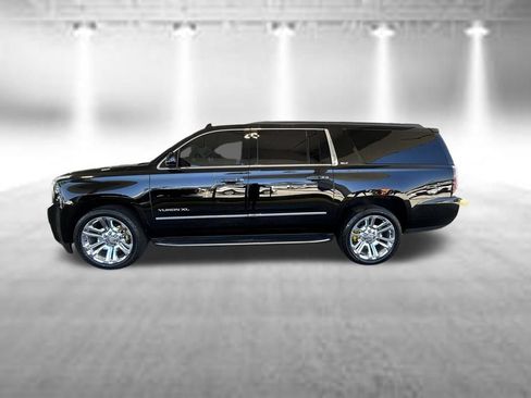 Used 2017 GMC Yukon XL SLT w/ Premium Edition AWD/4WD image 8