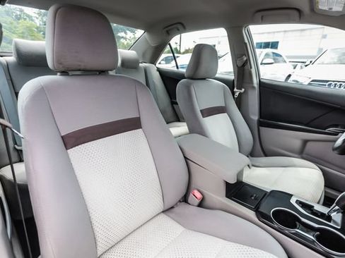 Used 2012 Toyota Camry LE FWD image 37
