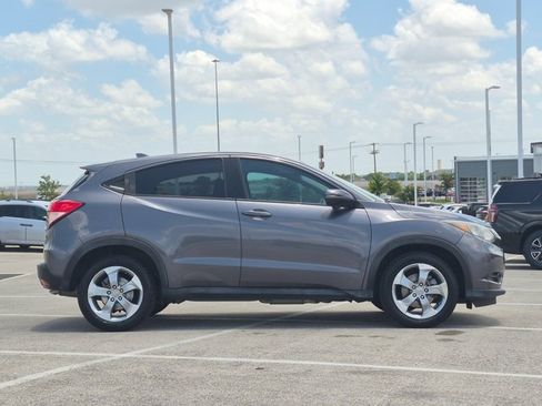 Used 2017 Honda HR-V EX image 4