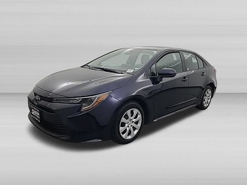 Used 2025 Toyota Corolla LE FWD image 9