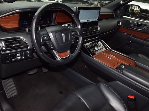 Used 2024 Lincoln Navigator L 4WD image 37