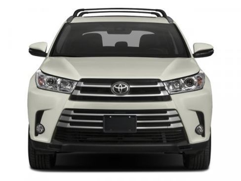 Used 2017 Toyota Highlander XLE AWD/4WD image 4