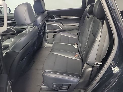 Used 2023 Kia Telluride LX AWD/4WD image 17