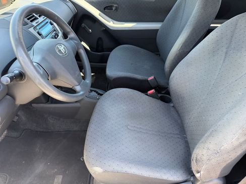 Used 2011 Toyota Yaris 2-Door Hatchback w/ Convenience Pkg FWD image 10