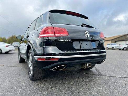 Used 2015 Volkswagen Touareg Sport image 8