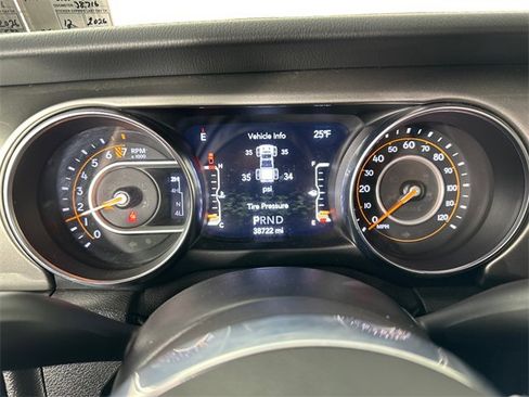 Certified 2020 Jeep Gladiator Overland w/ Cold Weather Group image 24