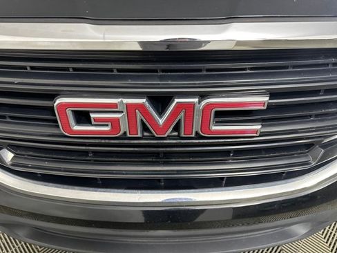 Used 2021 GMC Terrain SLE image 9