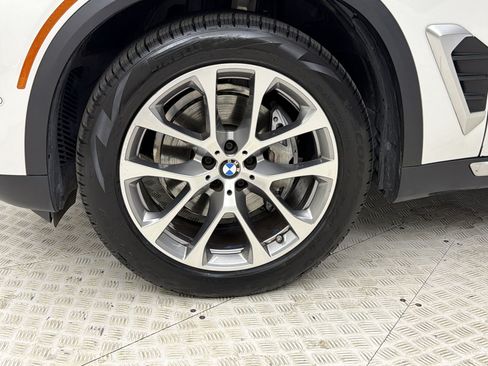 Used 2024 BMW X5 xDrive40i w/ Premium Package AWD/4WD image 13