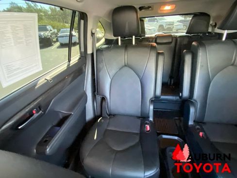 Used 2022 Toyota Highlander Platinum AWD/4WD image 26