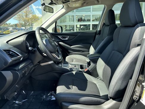 Used 2023 Subaru Forester Premium image 7