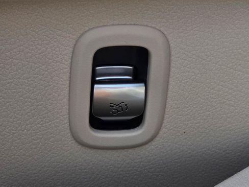New 2026 Mercedes-Benz C 300 4MATIC Sedan image 36