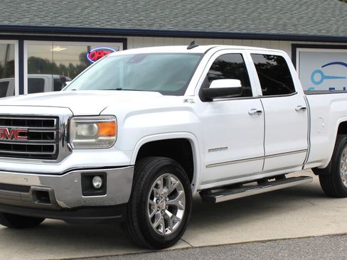 Used 2015 GMC Sierra 1500 SLT w/ SLT Crew Cab Value Package image 1