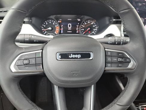 Used 2025 Jeep Compass Limited AWD/4WD image 28